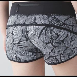 Lululemon Speed Short Dottie Tribe White Black